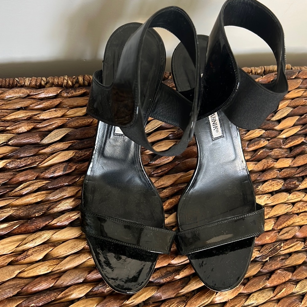Manolo Blahnik black size 39